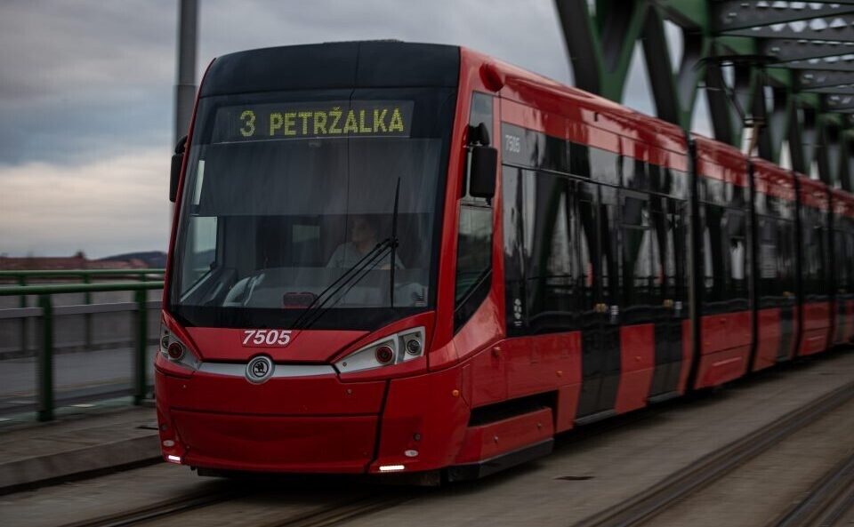 Bratislava získala eurofondy na predĺženie električkovej trate v Petržalke
