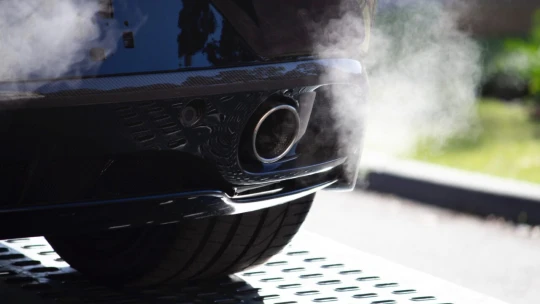 Európska únia schválila zmeny emisných noriem. Automobilky získajú viac času