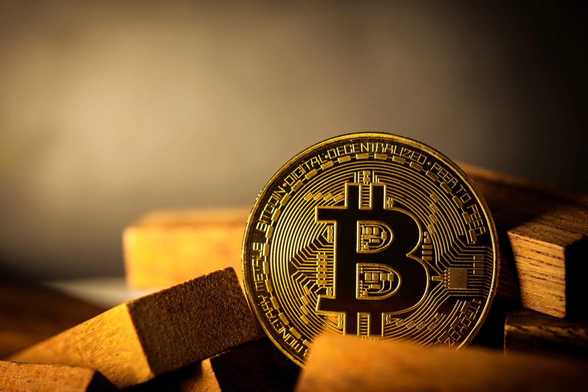 Bitcoin stúpa znova do výšok. Jeho cena dosiahla takmer 72-tisíc amerických  dolárov - Forbes
