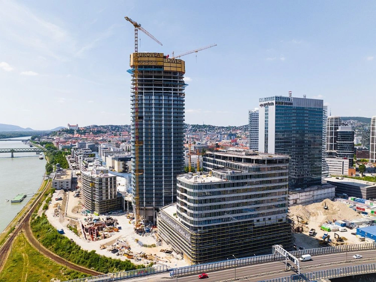 Slovensko má novú najvyššiu budovu. Eurovea Tower narastie ešte o vyše 40 metrov_0