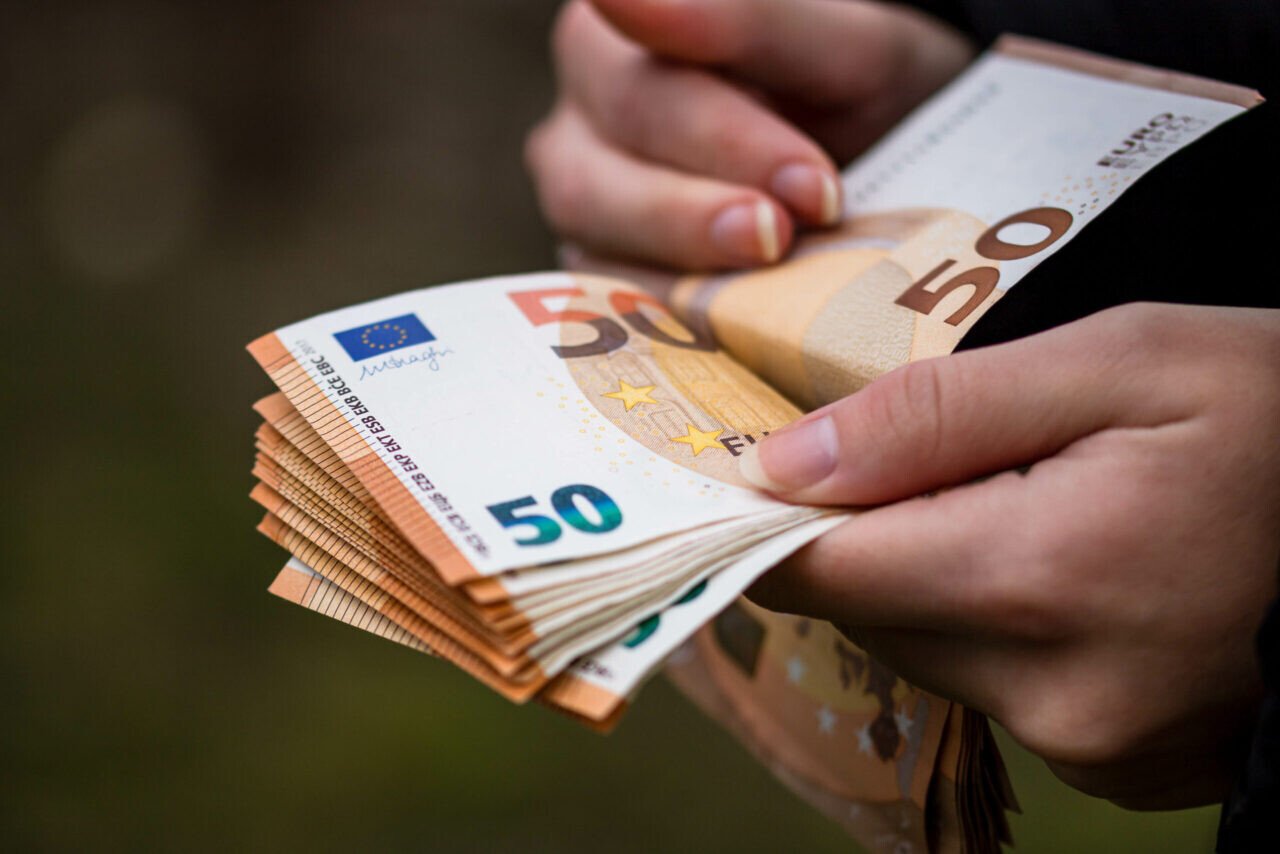 Inflácia na Slovensku má výrazne klesnúť, aj tak má byť jedna z najvyšších v Únii