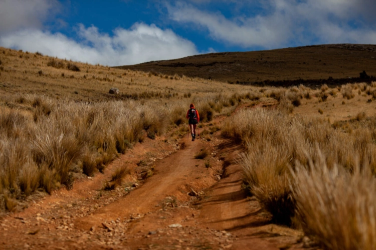 Beží stovky kilometrov v extrémnych podmienkach Peru. Zbiera tak peniaze na charitu_4