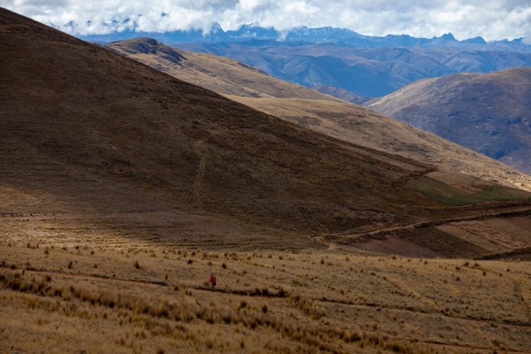Beží stovky kilometrov v extrémnych podmienkach Peru. Zbiera tak peniaze na charitu_3