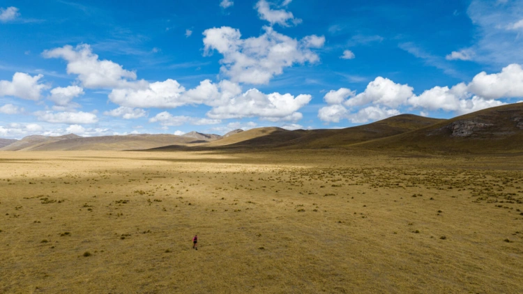 Beží stovky kilometrov v extrémnych podmienkach Peru. Zbiera tak peniaze na charitu_5