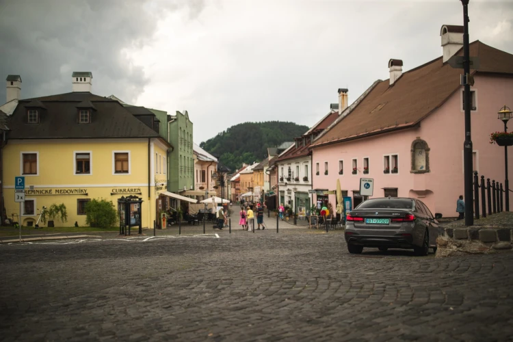 Hory, tradičné dobroty a bývanie v kaštieli. Kam sa vybrať na strednom Slovensku?_2