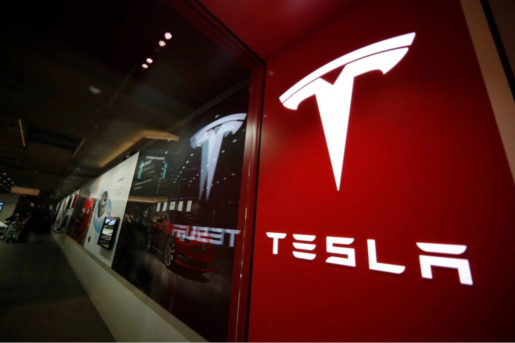 Predaj vozidiel Tesla vyrobených v Číne v apríli klesol