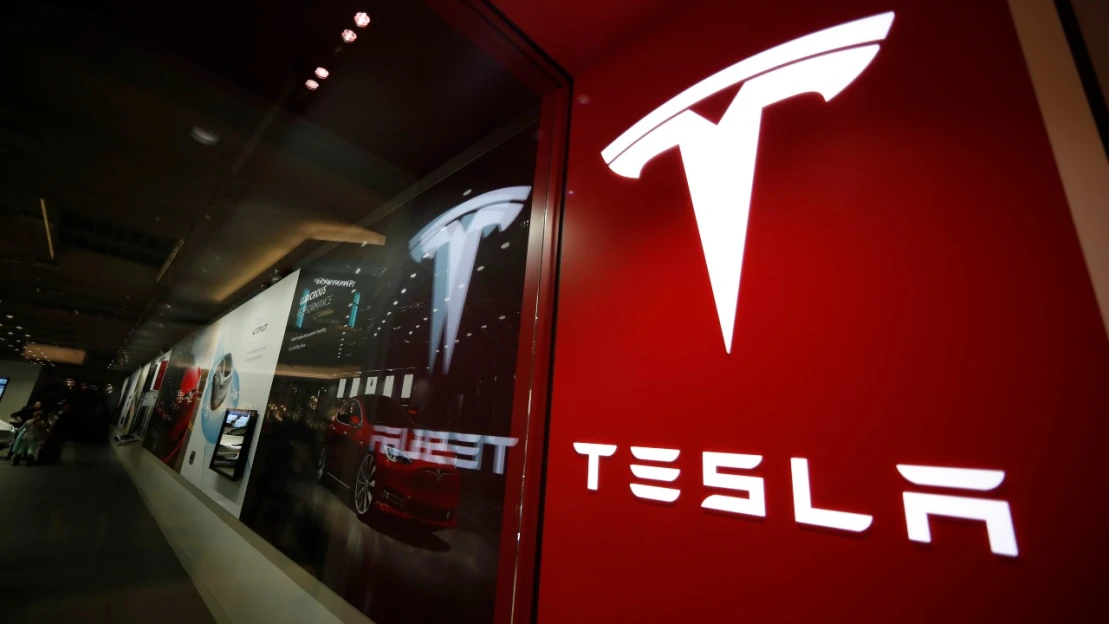 Predaj vozidiel Tesla vyrobených v Číne v apríli klesol