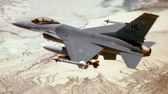 Poľsko podpísalo zmluvu za 3,8 miliardy dolárov na modernizáciu stíhačiek F-16