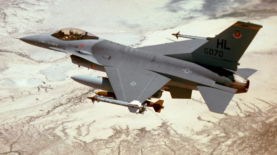 Stíhačka F-16 zostrelila v Rumunsku ďalší dron