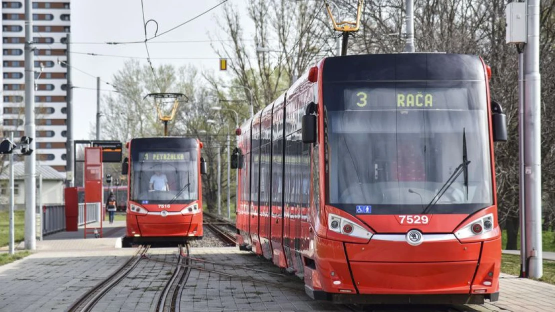 Električkovú trať v Petržalke predĺžia. Vallo oznámil obnovenie výstavby