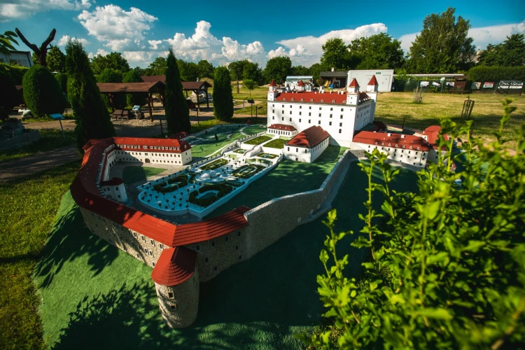 Najviac hradov na jednom mieste. Park miniatúr v Podolí je svetový unikát_3