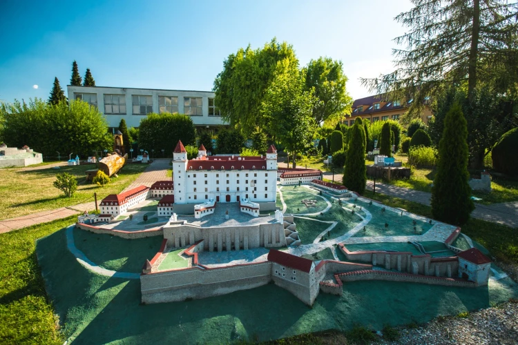 Najviac hradov na jednom mieste. Park miniatúr v Podolí je svetový unikát_2