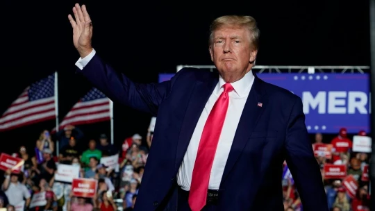 Trump ohlásil kandidatúru. Od roku 2025 sa chce opäť vrátiť do Bieleho domu