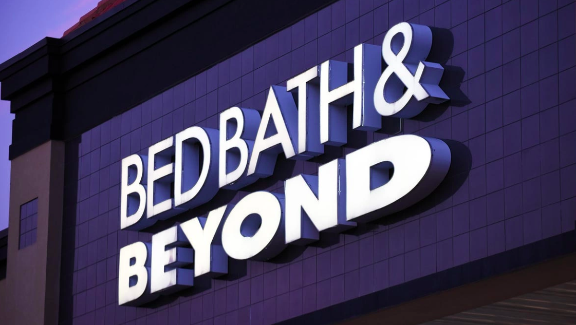 Koniec meme zábavy. Finančný šéf firmy Bed Bath & Beyond spáchal samovraždu