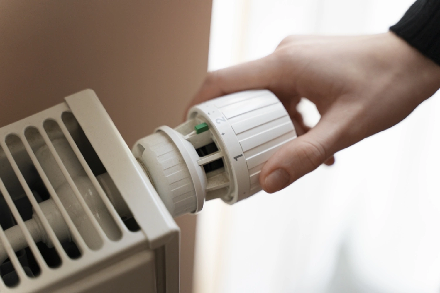 Znížte si účet za teplo: 10 tipov na úsporné kúrenie a vetranie domácnosti