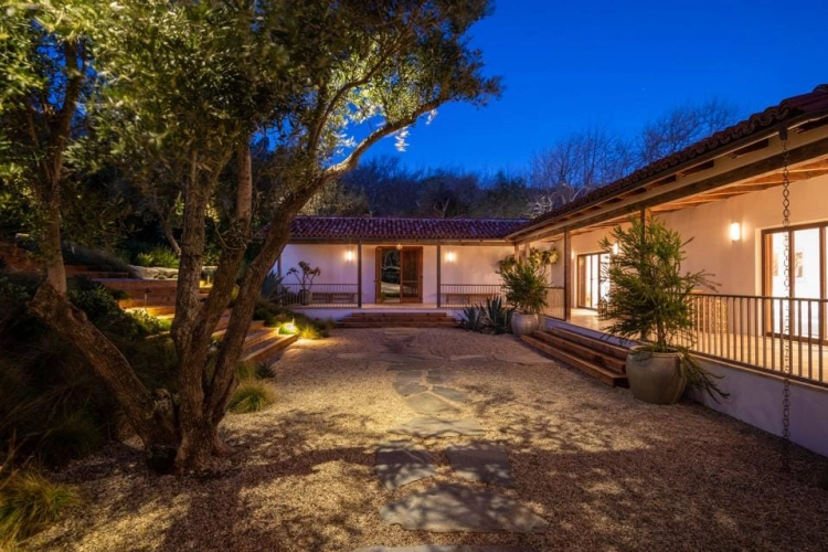 Nové bývanie Kim Kardashian: Kúpila vilu v Malibu po Cindy Crawford_0