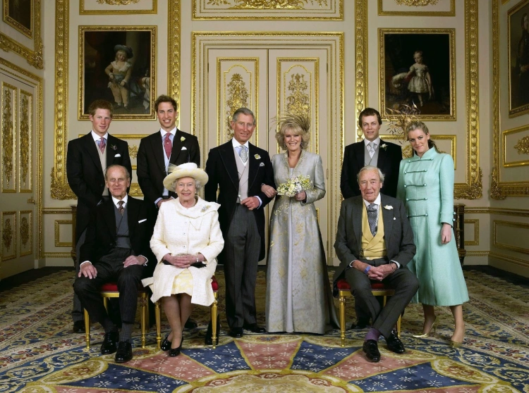 Británia stíchla. Na rozlúčku s kráľovnou Alžbetou II. prišli státisíce ľudí z rôznych kútov sveta_6