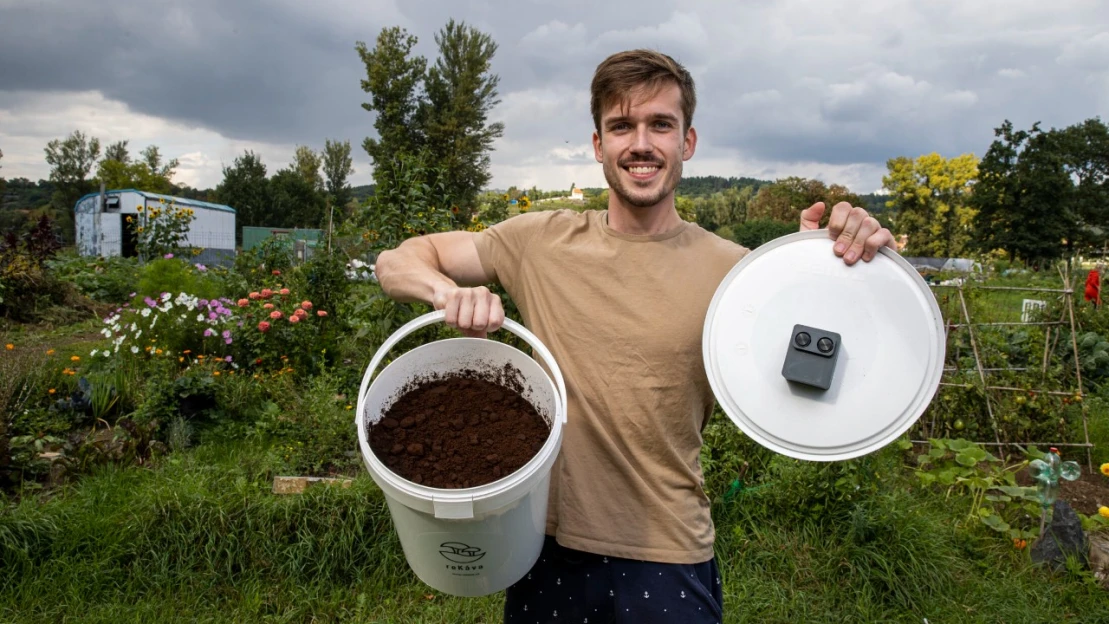 Kam s kávovou usadeninou? ReKáva ju chce zvážať a pestovať v nej hlivu