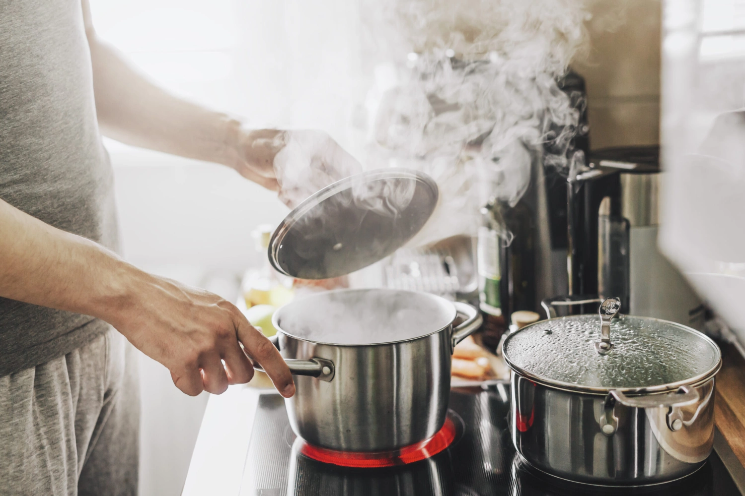 Neplytvajte energiami v kuchyni: 10 tipov, ako ušetriť pri varení