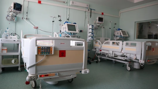 Lekár, ktorý sa vrátil na Slovensko: Aj vo Fínsku sa za zdravotníckymi službami dochádza