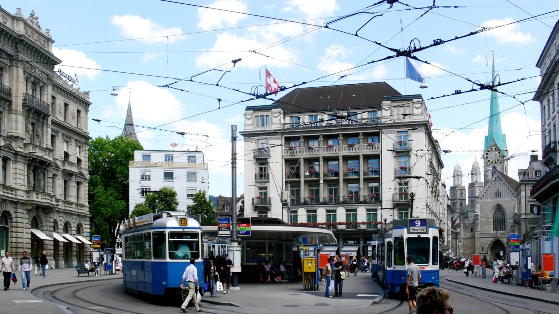 Švajčiarska banka Credit Suisse sa chystá predať svoj známy hotel Savoy v Zürichu