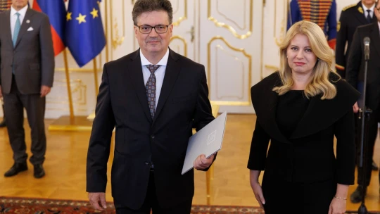 Novým ministrom školstva je Ján Horecký. Pôsobil ako manažér siete súkromných škôl