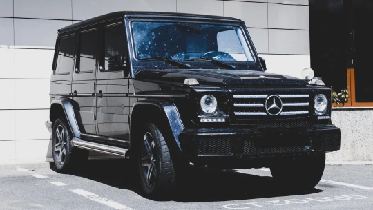 Mercedes-Benz takmer zdvojnásobil zisk. A oznámil odchod z Ruska