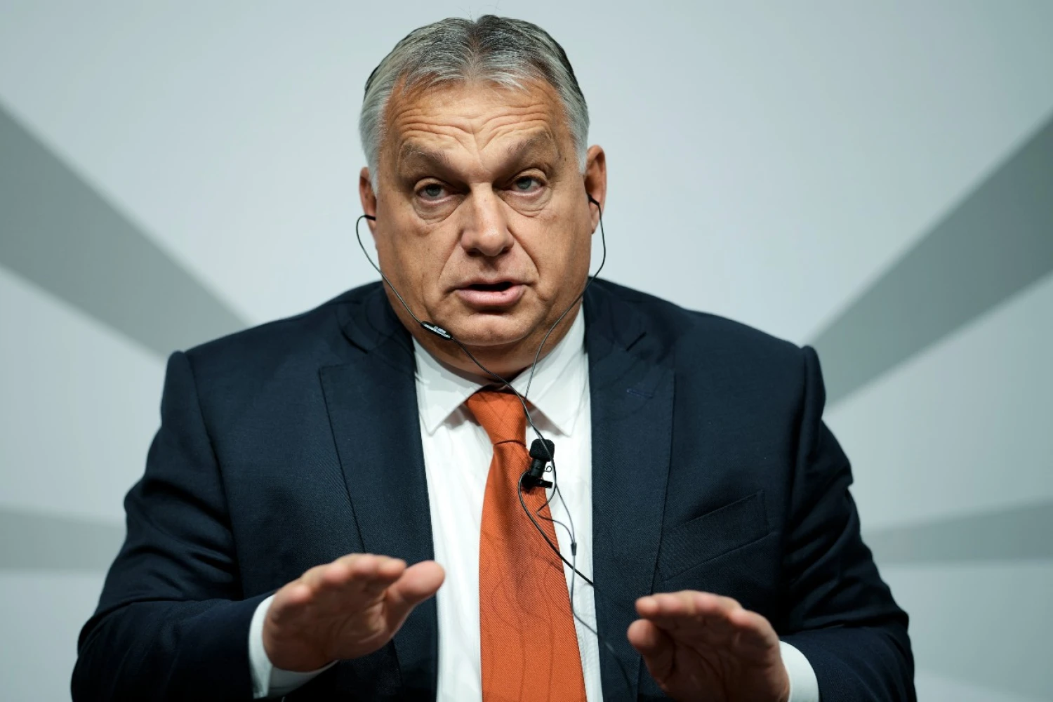 Koniec Orbána pri moci? Maďari sa rozhodnú podľa peňaženky, hovorí expertka