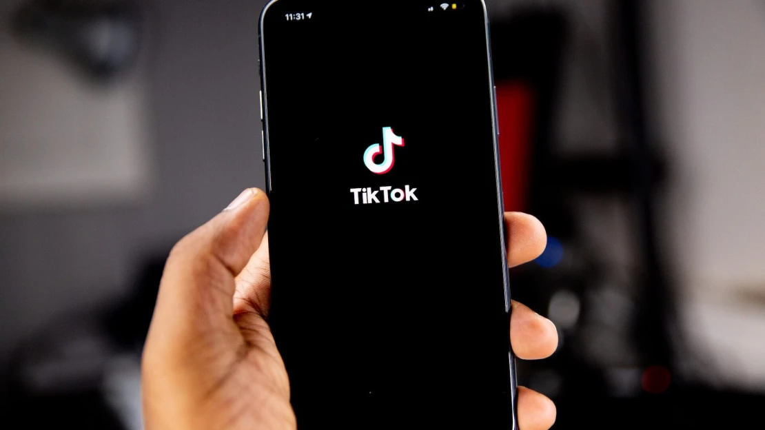 TikTok prichádza s novinkou. Mladiství na ňom môžu tráviť už len obmedzený čas