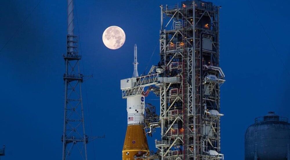 Z Floridy odštartovala raketa Artemis I. Modul Orion obletí Mesiac a vráti sa na Zem