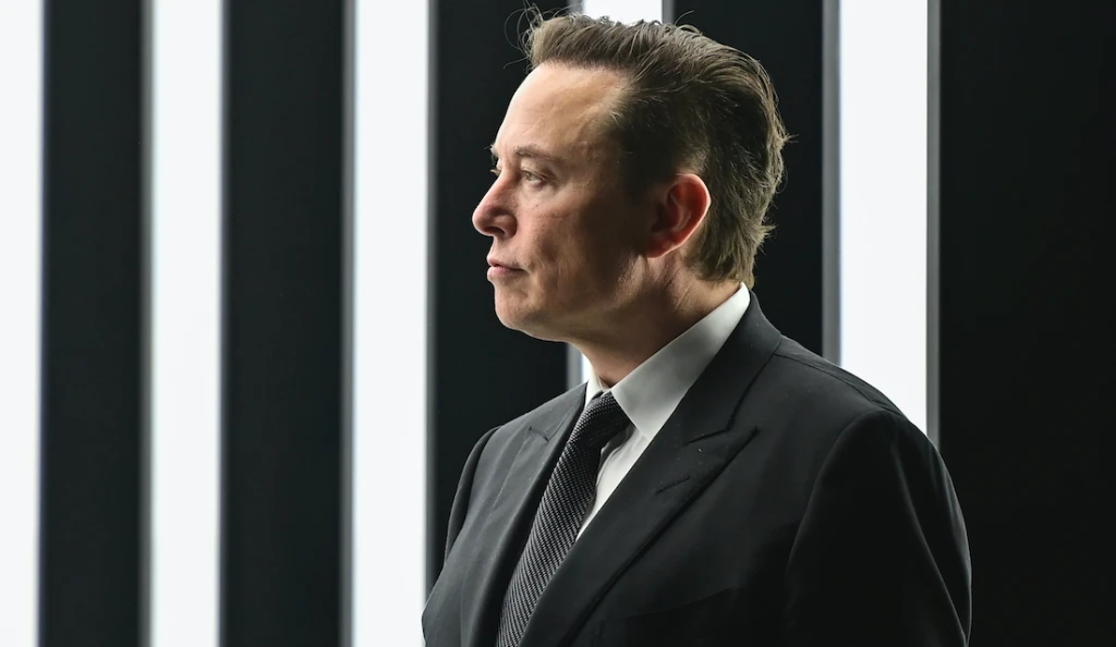 Twitter zatvoril pobočku v Bruseli. Plánuje Musk obísť európske regulácie?