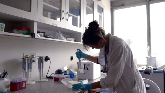 Gigant luxusu predáva kozmetickú divíziu spoločnosti L’Oréal za štyri miliardy eur