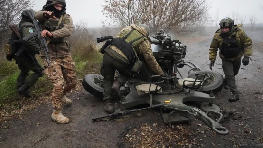 Poľská polícia našla pri hraniciach s Ukrajinou osem nestrážených kontajnerov so zbraňami
