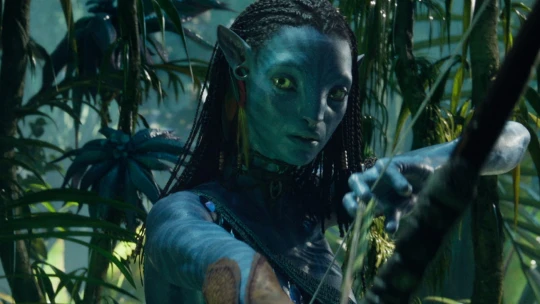 Avatar 2 valcuje kiná. Viac zarobili len dva filmy v histórii