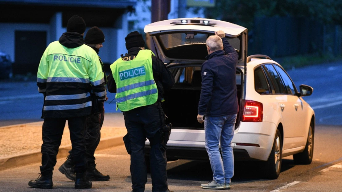 Cesta za česko-slovenské hranice sa zrýchli. Česi stiahnu kontroly