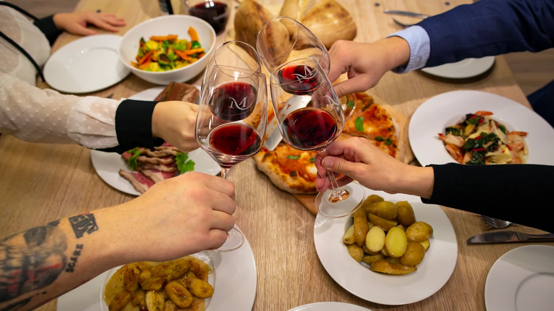 Hviezdny večierok u vás doma. Tipy a triky, ktoré vám zjednodušia život pri jeho príprave