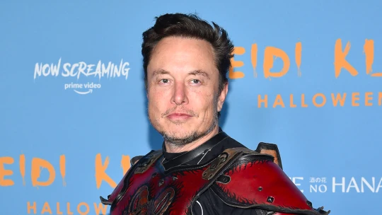 Muskovi zobral titul najbohatšieho človeka na svete. Kto ho strieda na vrchole rebríčka?