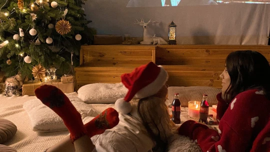 Najviac Slovákov plánuje dať na darčeky podľa prieskumu podobnú sumu ako vlani