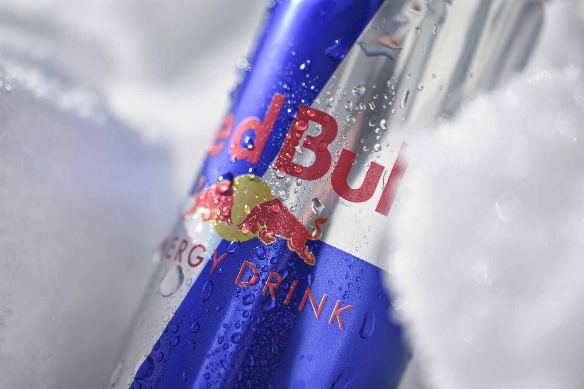 Razia v Red Bulle: Európska komisia vyšetruje rakúsku spoločnosť pre podozrenia z kartelu