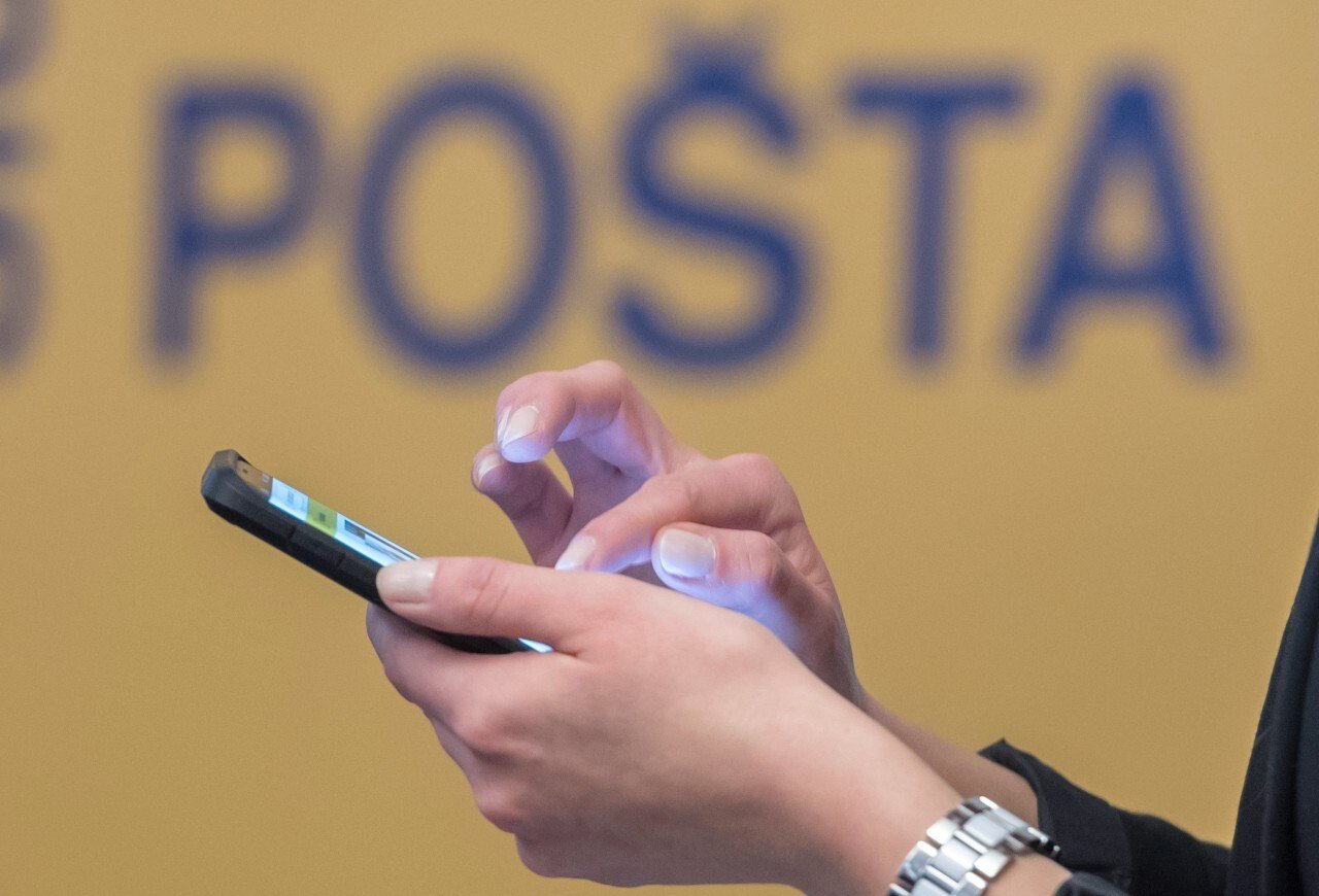 Slovenská pošta plánuje od marca zvýšiť ceny. Koľko zaplatíme za list či balík?