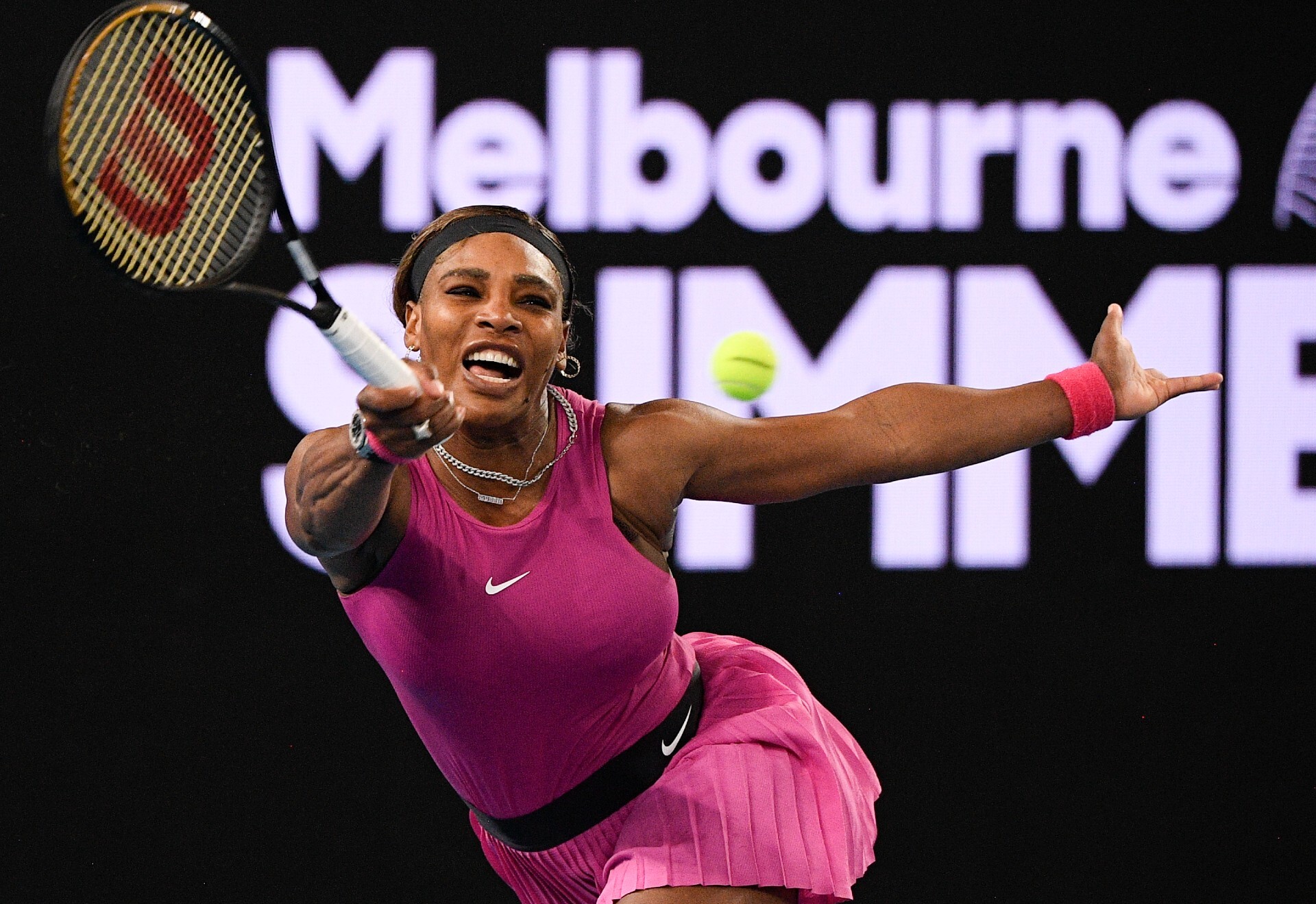 Serena Williams pozná bolesť po športovaní. Zakladá spoločnosť, ktorá ju zmierni