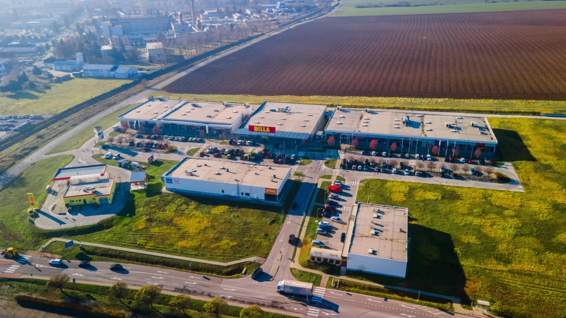 Retail park v Topoľčanoch má nového majiteľa. Kúpila ho česká skupina ZDR Investments