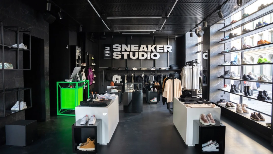 Módna e-commerce firma Answear kupuje stredoeurópske značky Sneakerstudio a PRM