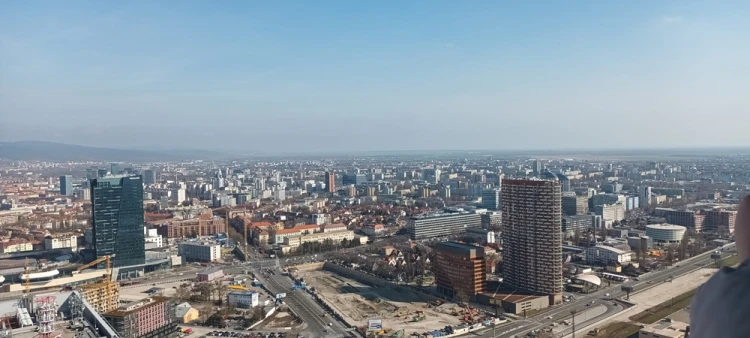 Práce na prvom slovenskom mrakodrape finišujú. Pozrite si výhľad z najvyššieho poschodia_3