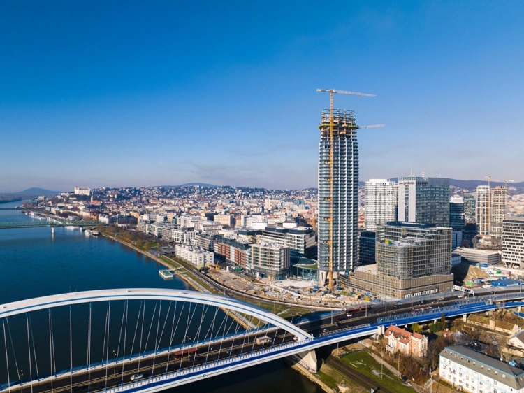 Práce na prvom slovenskom mrakodrape finišujú. Pozrite si výhľad z najvyššieho poschodia_7