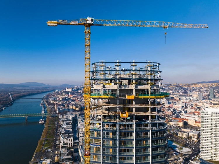 Práce na prvom slovenskom mrakodrape finišujú. Pozrite si výhľad z najvyššieho poschodia_8