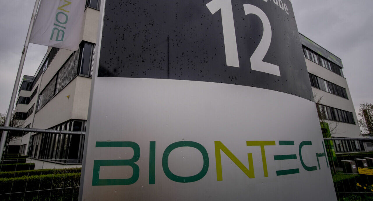BioNTech plánuje investovať do výskumu miliardy eur. Použijú časť zisku z predaja vakcín