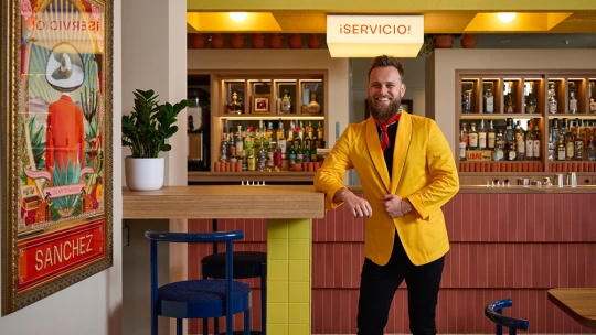 Barman Martin Hudák otvoril v Sydney mexickú tavernu. Láka na autentické jedlo i karaoke