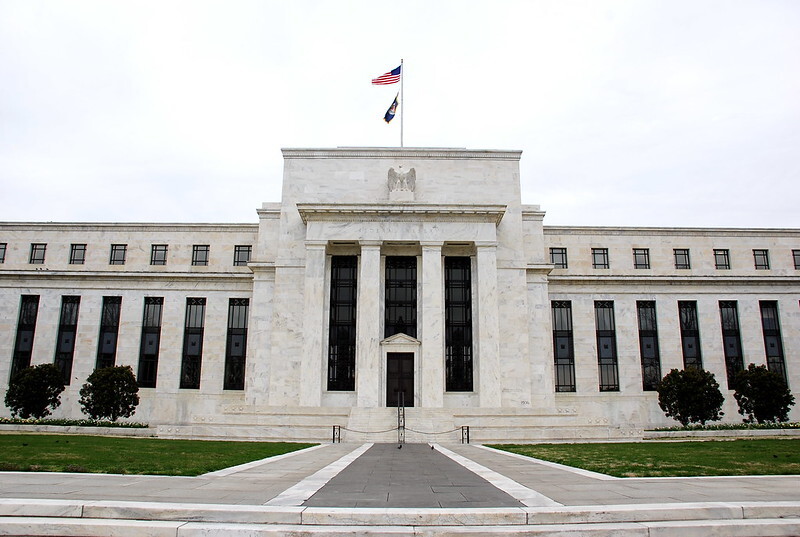 Americké banky konajú. Od Fedu si požičali rekordných 165 miliárd dolárov