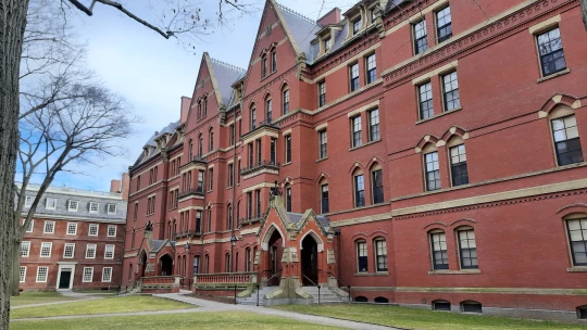 Trump ide po krku Harvardu. Pokiaľ sa univerzita nepodvolí, príde o 100 miliónov dolárov